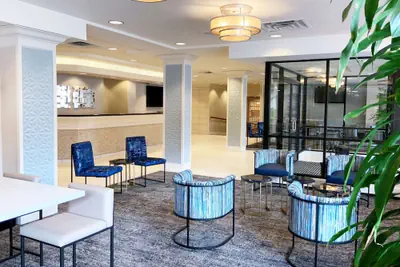Photo 2 - DoubleTree by Hilton Milwaukee Downtown