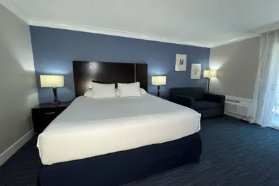 Photo 2 - The Pacific Inn