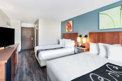 Photo 5 - La Quinta Inn & Suites by Wyndham Helena