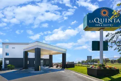 Photo 2 - La Quinta Inn & Suites by Wyndham Helena