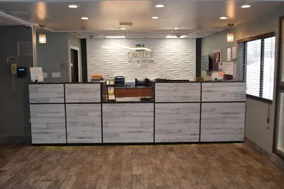 Photo 3 - Country Inn & Suites by Radisson, Muskegon, MI