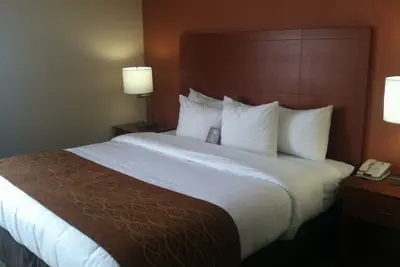 Photo 5 - Country Inn & Suites by Radisson, Muskegon, MI