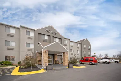 Photo 2 - Country Inn & Suites by Radisson, Fairview Heights, IL