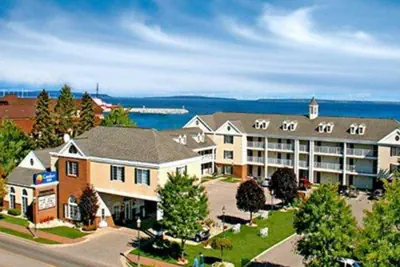 Photo 2 - Comfort Inn Lakeside