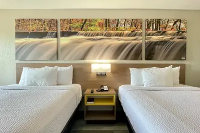 Photo 5 - Days Inn by Wyndham Columbus IN