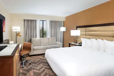 Photo 3 - DoubleTree by Hilton Hotel Lawrence