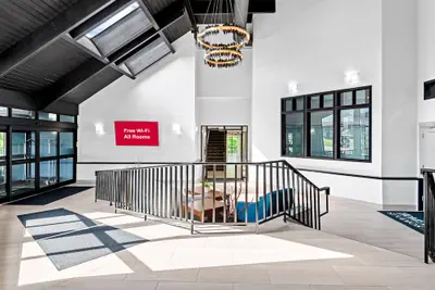 Photo 5 - HomeTowne Studios by Red Roof & Conference Center Cortland