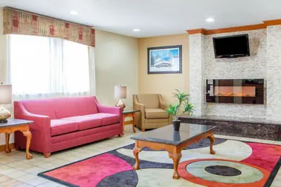 Photo 5 - Quality Inn Ottawa near Starved Rock State Park