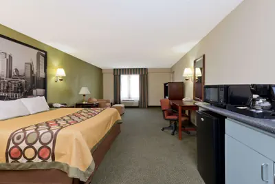Photo 5 - Super 8 by Wyndham Huntersville/Charlotte Area