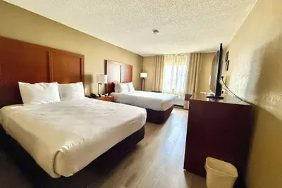 Photo 2 - Comfort Inn Gurnee near Six Flags