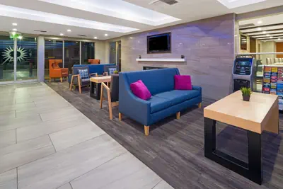 Photo 3 - La Quinta Inn & Suites by Wyndham Orange County Airport