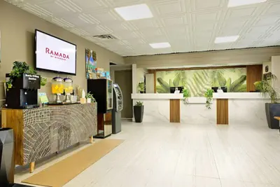 Photo 4 - Ramada by Wyndham Sarasota Waterfront