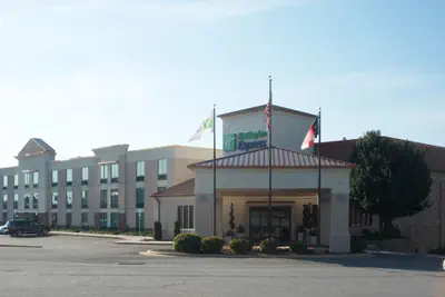 Photo 2 - Holiday Inn Express Hickory-Hickory Mart by IHG
