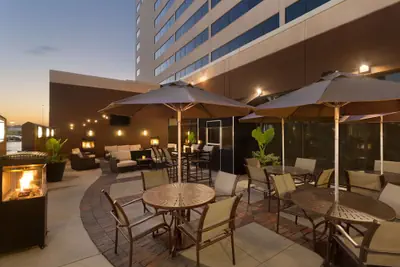 Photo 2 - Hilton Chicago/Oak Brook Suites