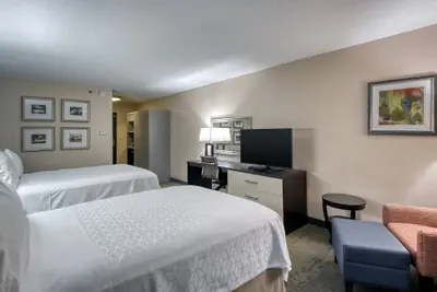 Photo 5 - Holiday Inn Hotel & Suites Atlanta Airport-North by IHG