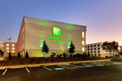 Photo 2 - Holiday Inn Hotel & Suites Atlanta Airport-North by IHG