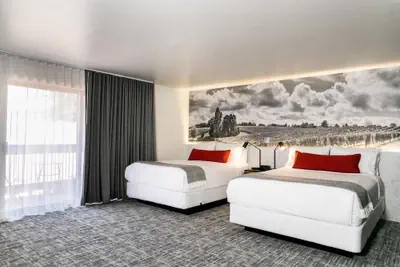Photo 5 - Vinland Hotel and Lounge