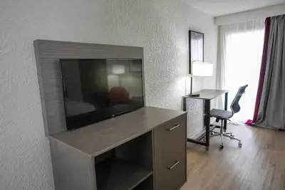 Photo 4 - Ramada by Wyndham Tulsa Broken Arrow