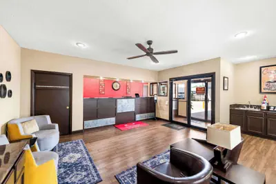 Photo 5 - Econo Lodge Texarkana I-30