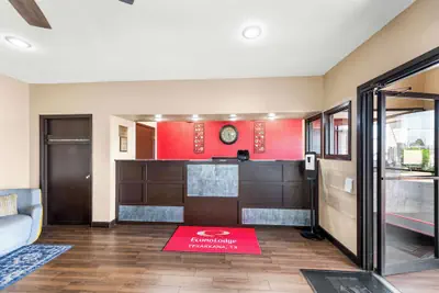 Photo 4 - Econo Lodge Texarkana I-30