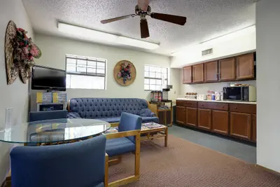 Photo 4 - Country Side Inn