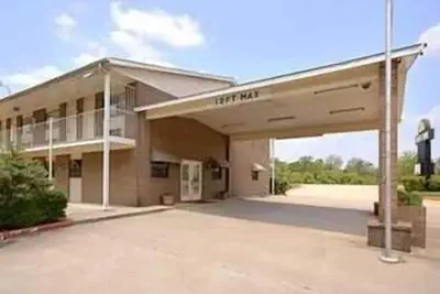 Photo 5 - Country Side Inn