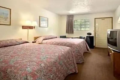 Photo 3 - Country Side Inn