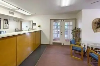 Photo 2 - Country Side Inn