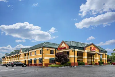 Photo 2 - Econo Lodge Berea