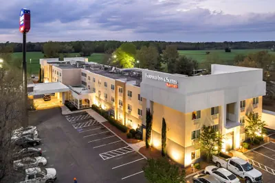 Photo 2 - Fairfield Inn & Suites by Marriott Lumberton