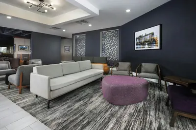 Photo 4 - Four Points by Sheraton Kansas City Airport