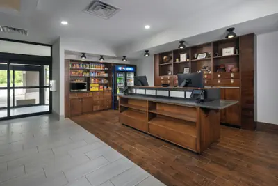 Photo 5 - Four Points by Sheraton Kansas City Airport