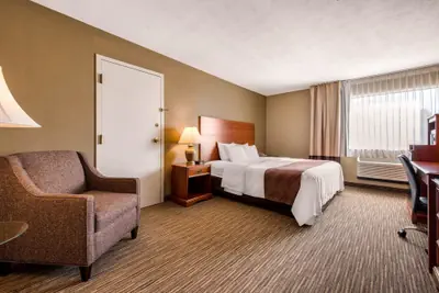 Photo 4 - Quality Inn & Suites New Castle