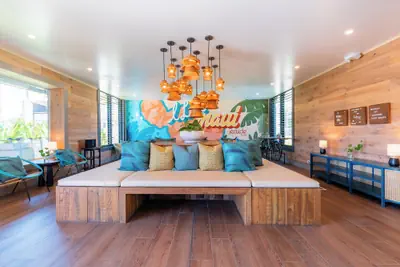 Photo 4 - Maui Seaside Hotel