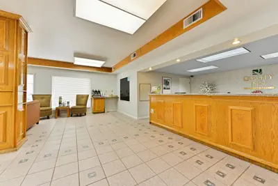 Photo 3 - Quality Inn Fresno Near University