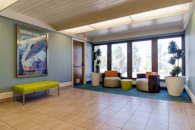 Photo 5 - Howard Johnson by Wyndham Anaheim Hotel and Water Playground