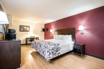 Photo 2 - Red Roof Inn North Dallas - Park Central