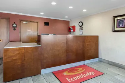Photo 4 - Econo Lodge Lexington Southeast