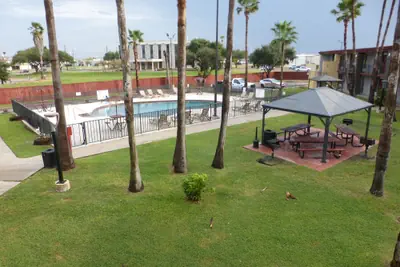 Photo 2 - Red Roof Inn Corpus Christi North - Near Downtown