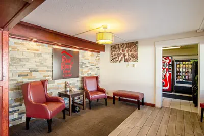 Photo 4 - Red Roof Inn Battle Creek