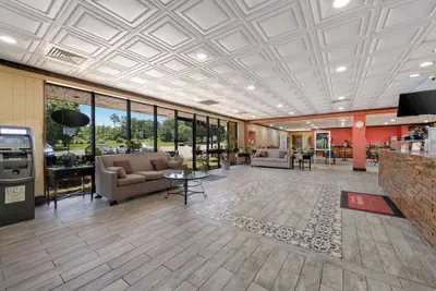 Photo 3 - Econo Lodge