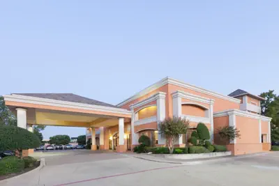 Photo 2 - SureStay by Best Western Irving Grapevine DFW North