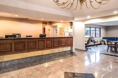 Photo 4 - Studios and Suites 4 Less Emporia