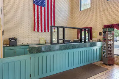 Photo 3 - Econo Lodge Fayetteville I-95