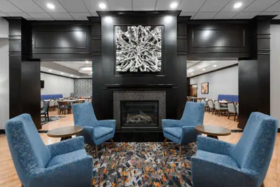 Photo 2 - Hampton Inn Evansville/Airport