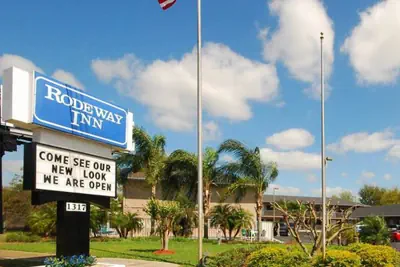 Photo 2 - Rodeway Inn Apopka South