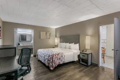 Photo 5 - Red Roof Inn Baltimore