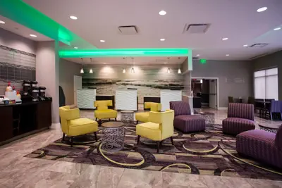 Photo 2 - La Quinta Inn & Suites by Wyndham Virginia Beach