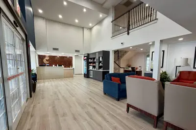 Photo 4 - Comfort Inn & Suites Sturbridge - Brimfield