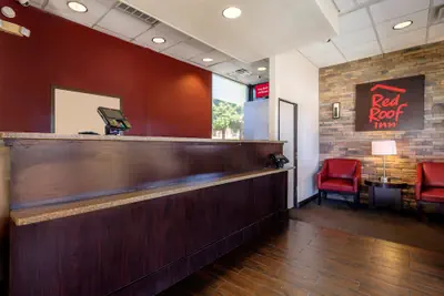 Photo 3 - Red Roof Inn Atlanta - Suwanee/ Mall of Georgia